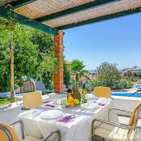 Villa Sleeps 5 Pool Air Con Wifi Nerja