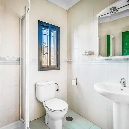 Villa Sleeps 5 Pool Air Con Wifi *