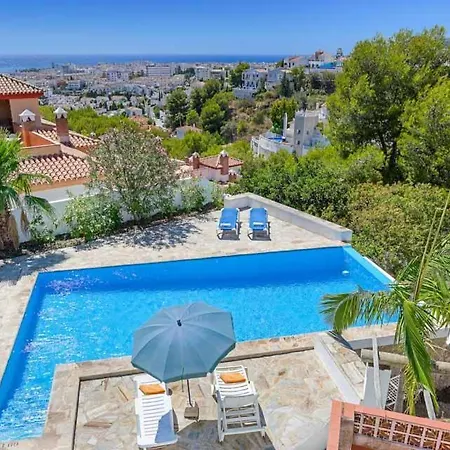 Sleeps 5 Pool Air Con Wifi Villa
