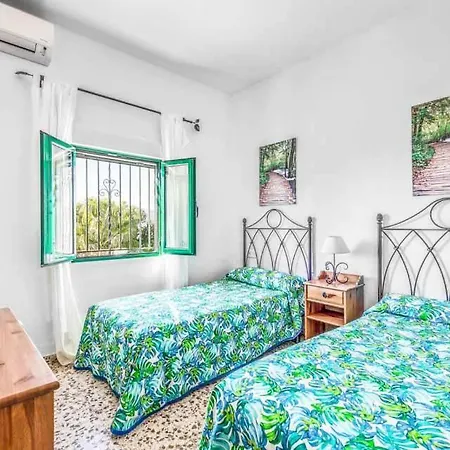 Villa Sleeps 5 Pool Air Con Wifi